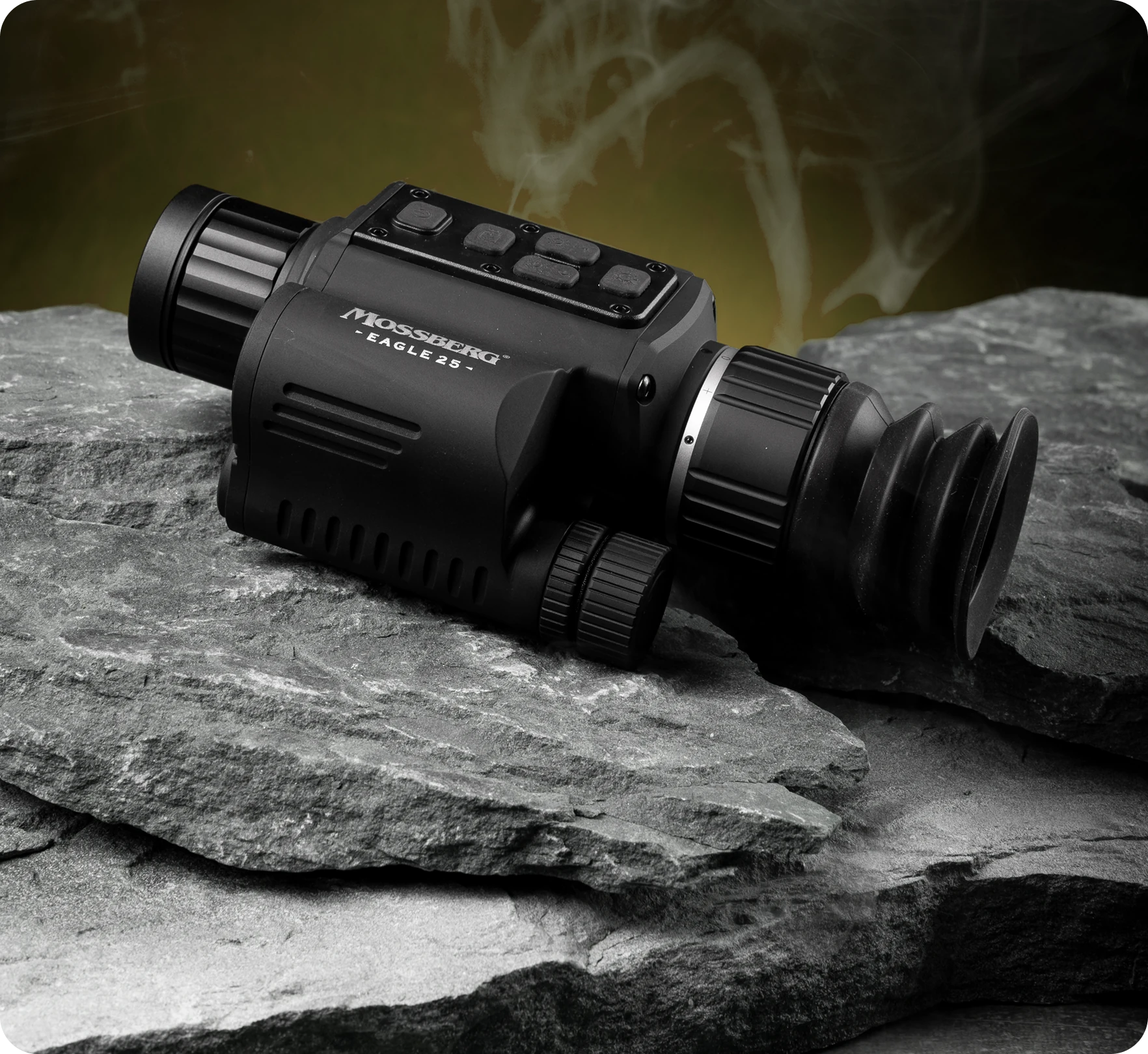 Демонстрация навигационных кнопок тепловизионного прицела Mossberg Eagle S25 на правой стороне.